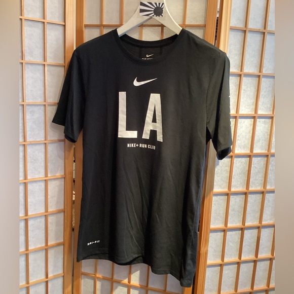The Nike Tee Nike + Run Club Dri-Fit Black Short Sleeve Tee Medium - Picture 1 of 6